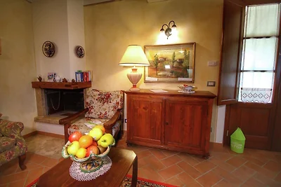 Üppige Wohnung in Lucignano mit Pool