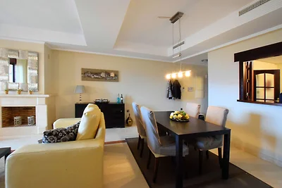 Moderne Wohnung in Ojén mit Schwimmbad