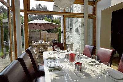 Modernes Ferienhaus in Spa mit Swimmingpool