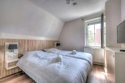 Stattliche Luxusvilla mit 4 Badezimmern, 1 km...