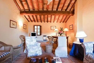 Ruhiges Ferienhaus in Ponsacco mit Pool