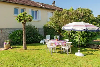 Elegantes Ferienhaus mit Garten