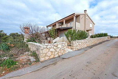 Moderna casa vacanze a Mandre con barbecue