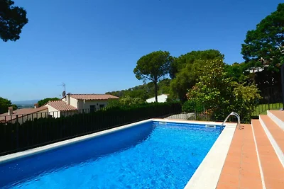 Villa in Estartit near golf course