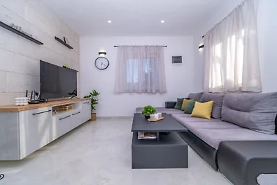Holiday Home Bračuta- Two Bedroom Holiday Hom...