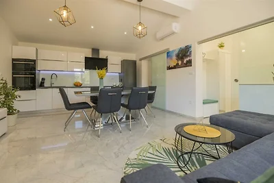 Ruhige Landvilla in Naklice