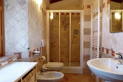 Ferienhaus in Montecarelli mit Pool