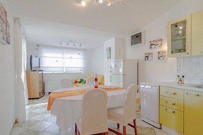 Gemütliche Ferienwohnung in Petrcane mit...