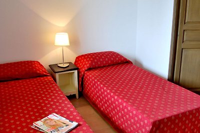 Gepflegtes Studio mit Geschirrspüler am Rande...