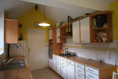 Geräumiges Ferienhaus mit eingezäuntem Teich