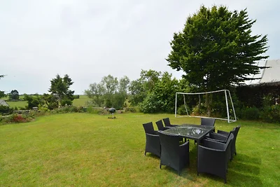 Moderna casa vacanze a Senzeille con giardino