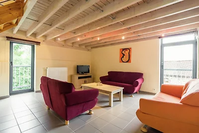 Casale ristrutturato con terrazzo e giardino