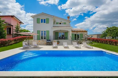 Villa in Pazin mit Schwimmbecken