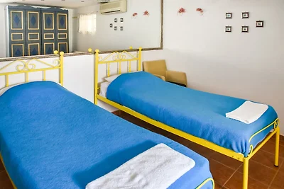 Scenic Holiday Home in Syros con Balcone