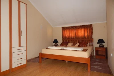 Deluxe One Bedroom Apartment C