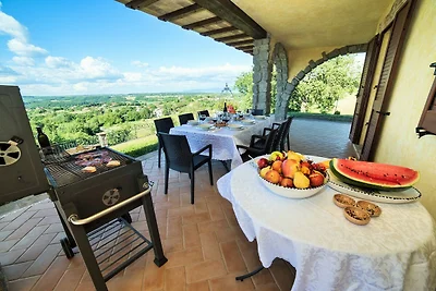 Villa a Montefiascone con spiaggia di mare