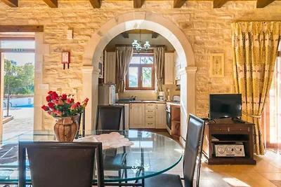 Villa a Rethymno con vista sulla campagna