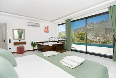 Villa in Kalkan mit Schwimmbecken