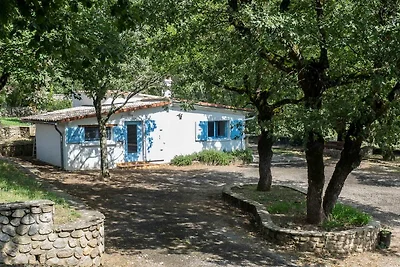 Hübsches Ferienhaus mit Pool