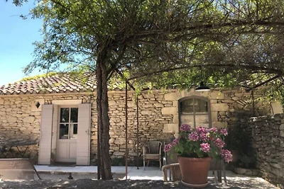 Stilvolles Haus mit beheiztem Pool in Lacoste