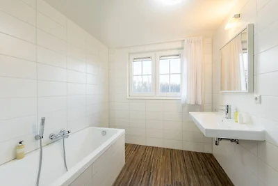 Luxuriöse Villa mit 3 Badezimmern, in De...
