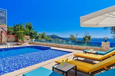 Villa in Kalkan mit Schwimmbecken