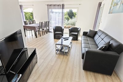 Modern vakantiehuis met privé zwembad