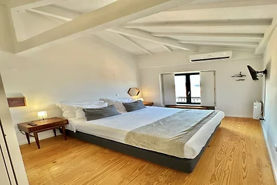 Charming 2-Bedroom Apartment in Porto