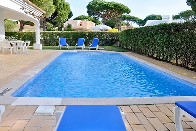 Komfortables Ferienhaus in Vilamoura mit Pool