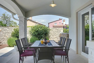 Komfortable Villa mit privatem Schwimmbad