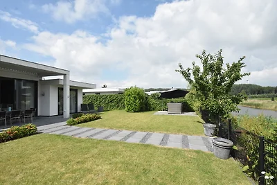 Moderne Villa mit Garten in Harderwijk