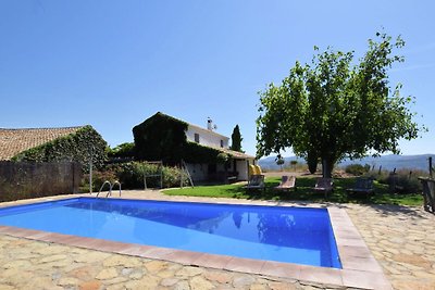 Großzügiges Cottage mit Pool in Fuentes de...
