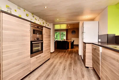 Modernes Familienhaus mit Wellness