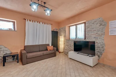 Elegante villa con piscina a Piandimeleto