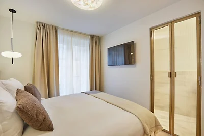 Subliem en nieuw appartement Louvre...