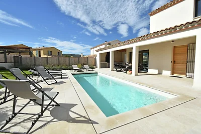 Lussuosa Villa a Malaucčne con piscina...