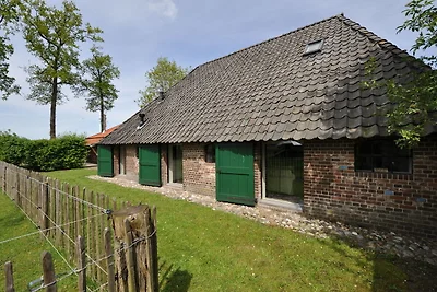 Stilvolles Bauernhaus mit Garten und Sauna