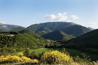 Ruhiger Bauernhof in Cagli mit Swimmingpool