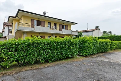 Gerהumige Wohnung mit Garten