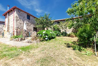 Wohnung in Castrotaסe mit Garten