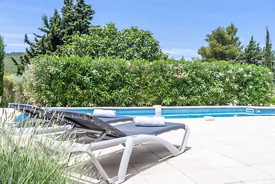 Luxuriöse Villa mit privatem Pool