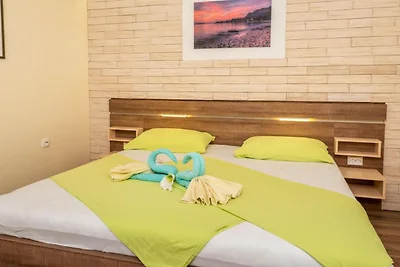 Villa Goldfield - Studio Apartment with Sea V...