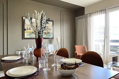 Elegante balcone vista aperta con posto auto