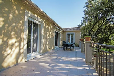 Villa con piscina privata a Ledenon