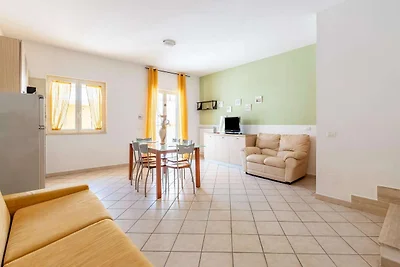 Villa in Wohnanlage mit Pool und Garten, 100M...