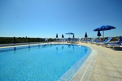 Villa con piscina panoramica a 2 km da...