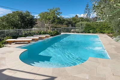 Villa in Diano Marina mit Schwimmbecken