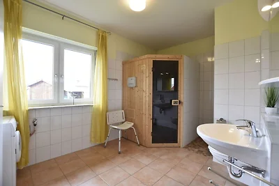 Schצnes Ferienhaus in Zierow mit Kamin