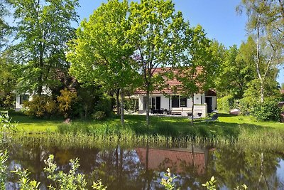 Haus mit Garten in der Nähe von Langweerder