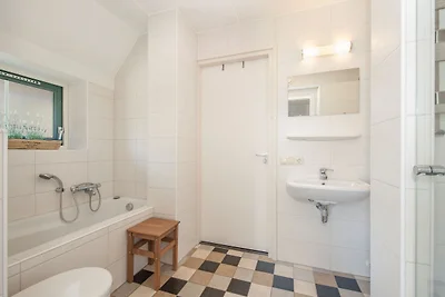 Komf. Ferienhaus mit zwei Badezimmern im...